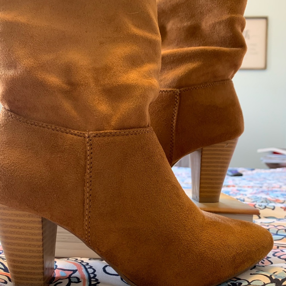 Short heeled boots